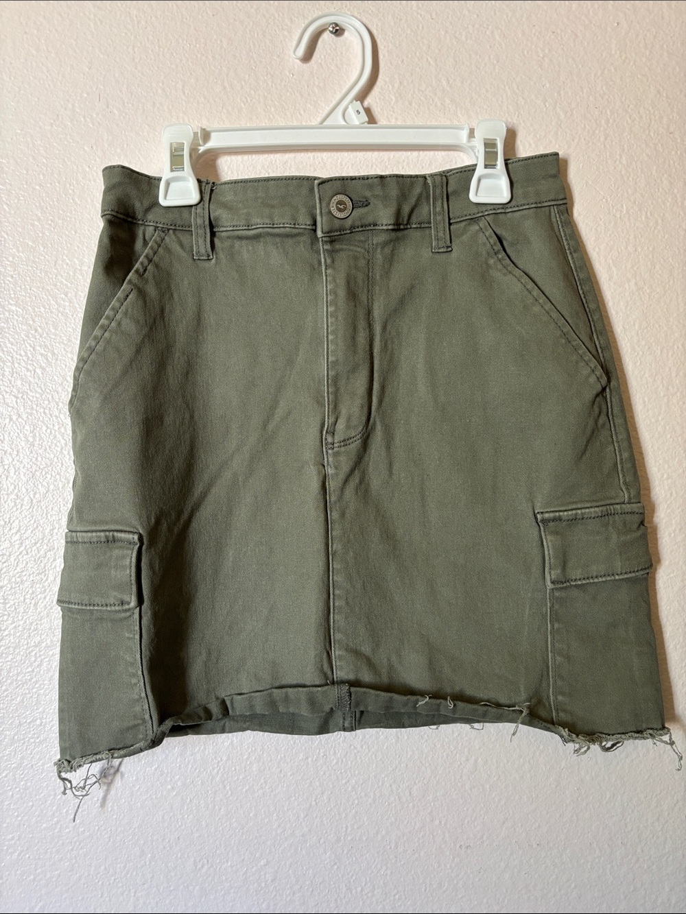 Hollister Ultra High Cargo Mini Skirt Olive Green Raw Hem Size 3